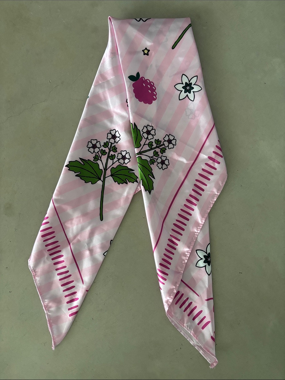 New OLIPOP Limited Edition LA Pop Up Blackberry Vanilla Themed Large Scarf